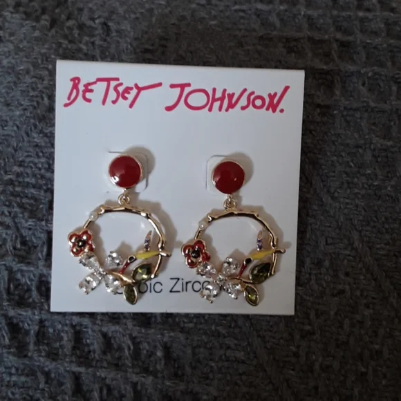 NWT Betsey Johnson CZ FLOWER HUMMINGBIRD EARRINGS - Picture 5 of 8